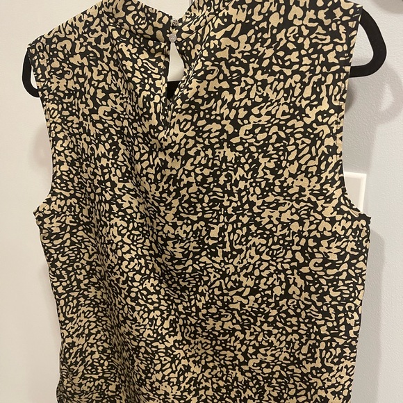 DKNY Sleeveless Top - Picture 4 of 4